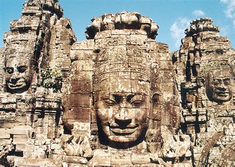 De Biyun Tempel: Een mystieke oase van kalmte en architectuurwonderen!