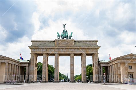  De Brandenburger Tor: Een Triomfboog met een Verleden vol Geheimnissen