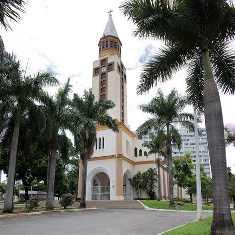  De Catedral Metropolitana de Goiânia: Een architectonische pracht met een verhaal van vertrouwen!