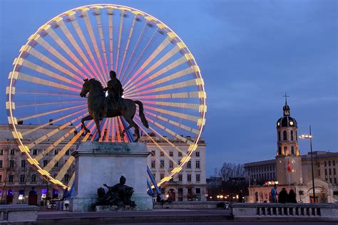 De Grande Roue de Lyon: Een spectaculair uitzicht op een eeuwenoude stad!