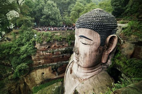 De Grote Boeddha van Xinzhou: Een kolossale verschijning en meditatie-oord!